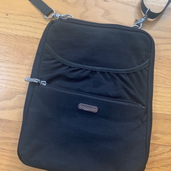 Baggallini crossbody bag - Picture 2 of 5